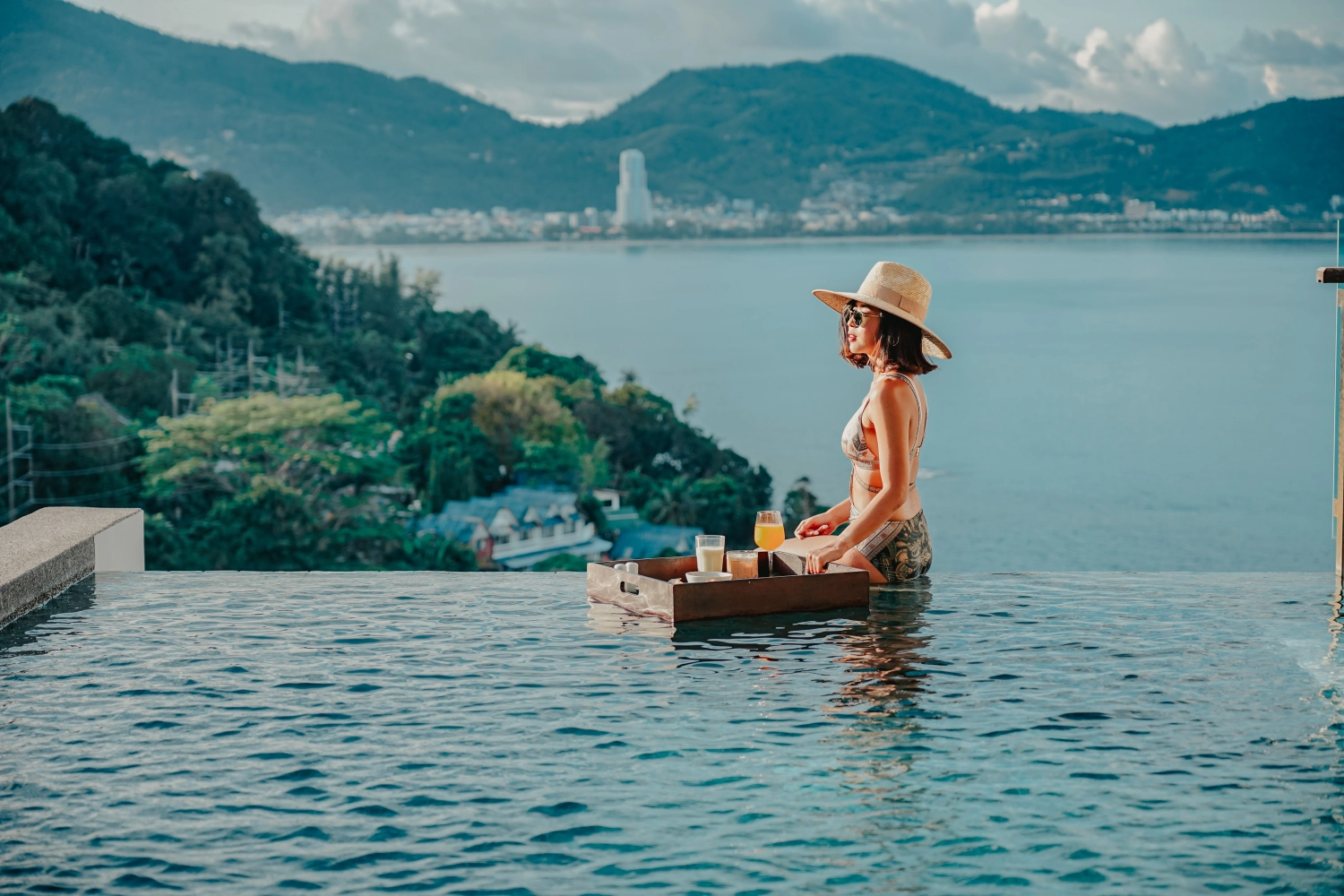 Floating Breakfast & Lunch